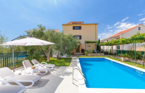  Villa Rosa  Каштел Камбеловац